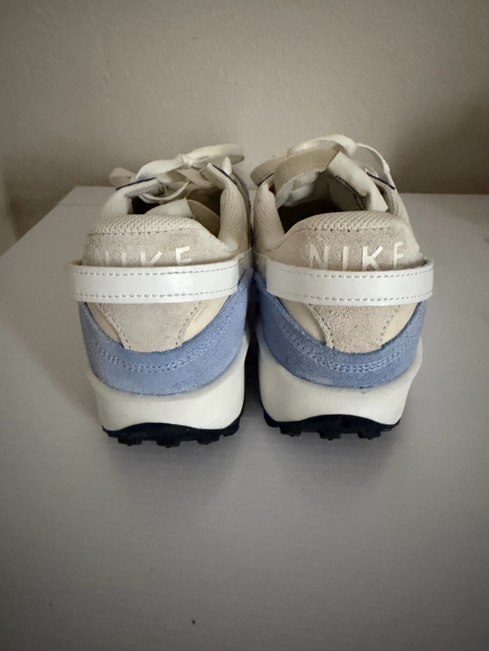 Nike Waffle Debut Sneaker, Women’s 9, Blue/ Cream/ White - Picture 2 of 8